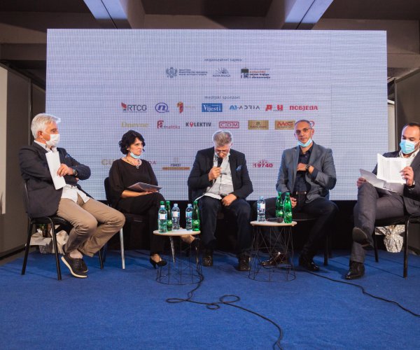 NA SAJMU U PODGORICI PREDSTAVLJENA KNJIGA „GRAĐA ZA CRNOGORSKI BIOGRAFSKI LEKSIKON, TOM 1, CRNOGORSKO PRIMORJE”