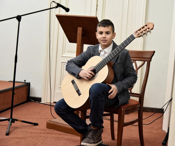 KNJIŽEVNO VEČE POSVEĆENO DRAGANU RADULOVIĆU „DAJ ODRASLI SVIJETE, BUDI JEDNOM DIJETE“ ODRŽANO U NBCG