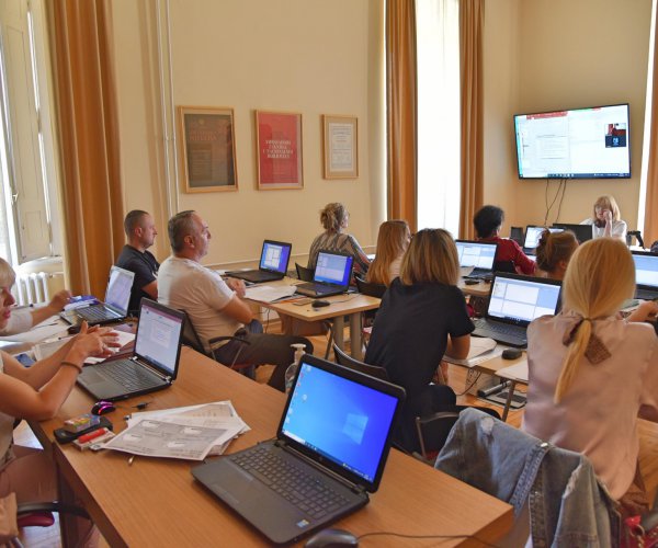 ODRŽAN KURS „UPOTREBA PROGRAMSKE OPREME COBISS3/POZAJMICA“