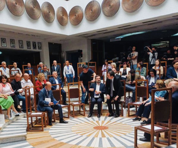 PREDSTAVNICE NBCG NA SVEČANOM OTVARANJU NEDJELJE BIBLIOTEKA U PRIŠTINI